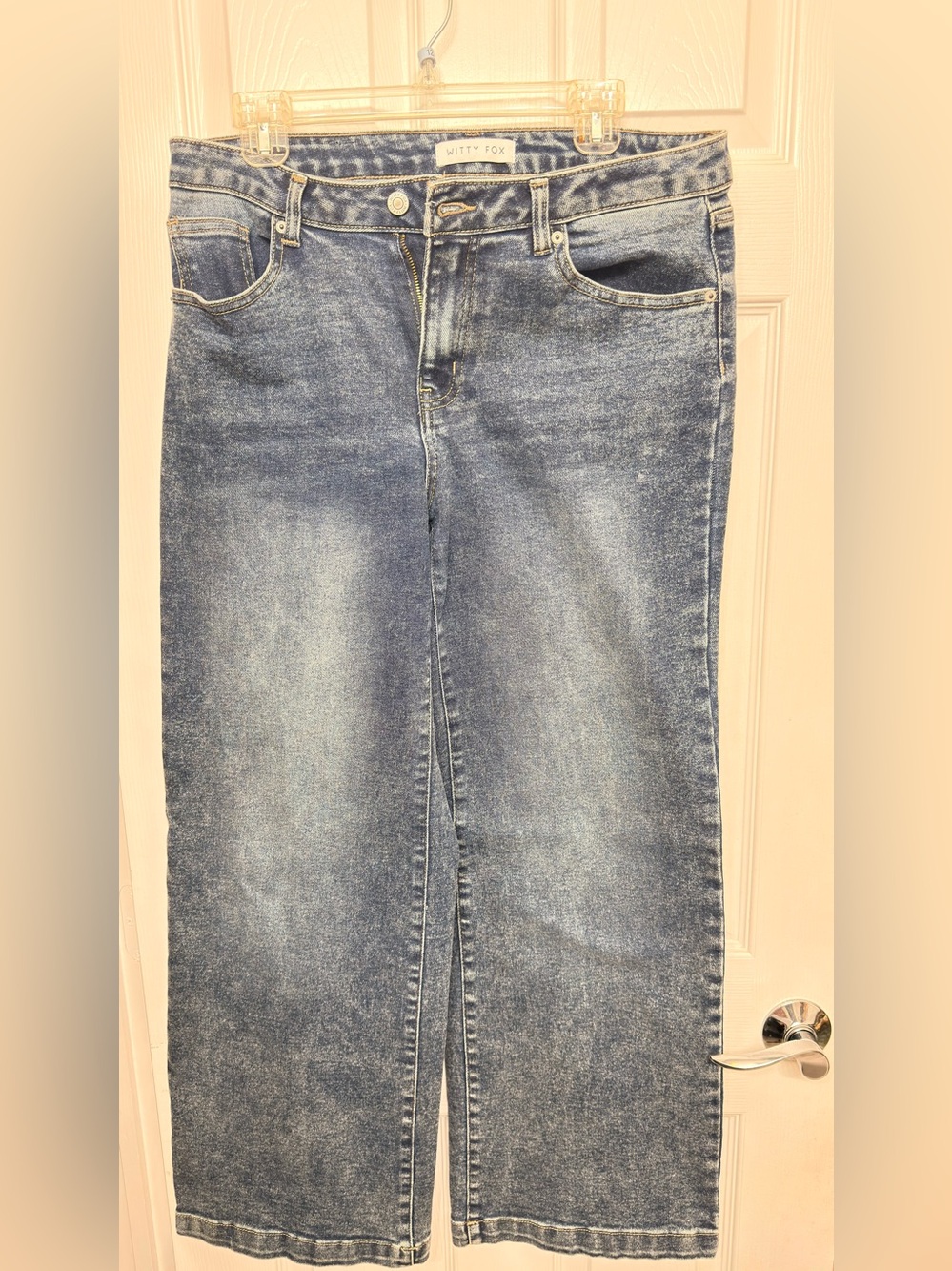 Women’s Blue Washed Straight-Leg Jeans